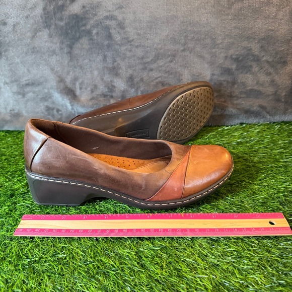 Cobb Hill Brown Leather Wedge Pumps Round Toe Slip On Shoes CAF01BRM Womens 8.5 - Picture 12 of 13